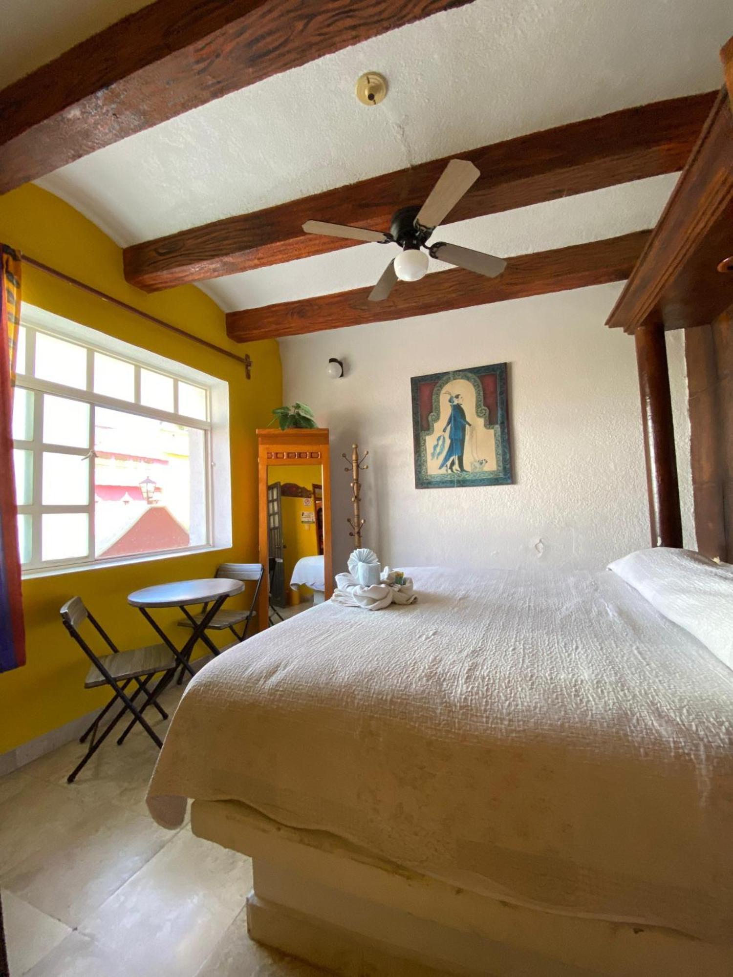 Colonial Hotel 2*